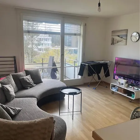 In Einer Wohngemeinschaft Apartament Zurych